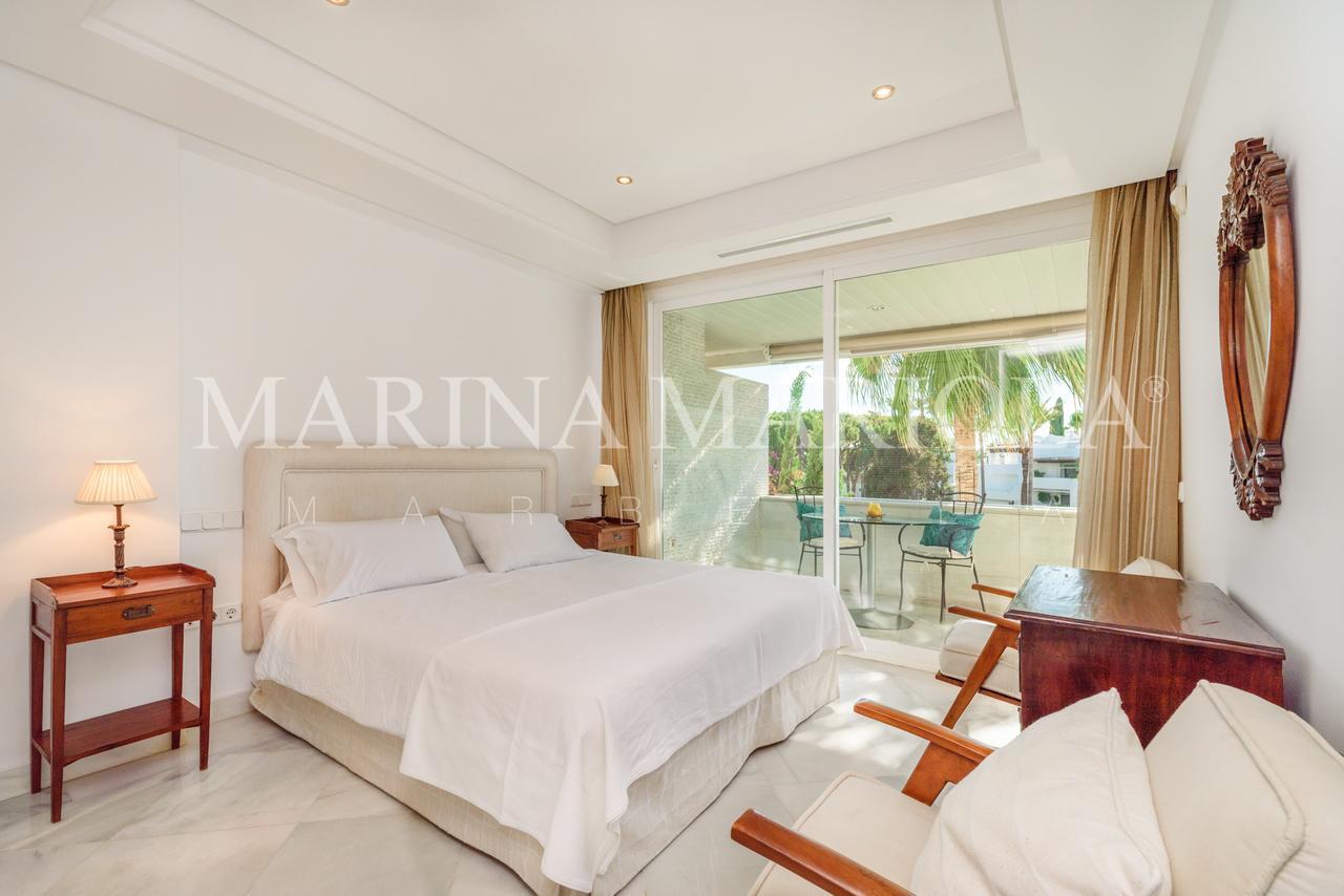 Marina Mariola Marbella Hotel Exterior photo